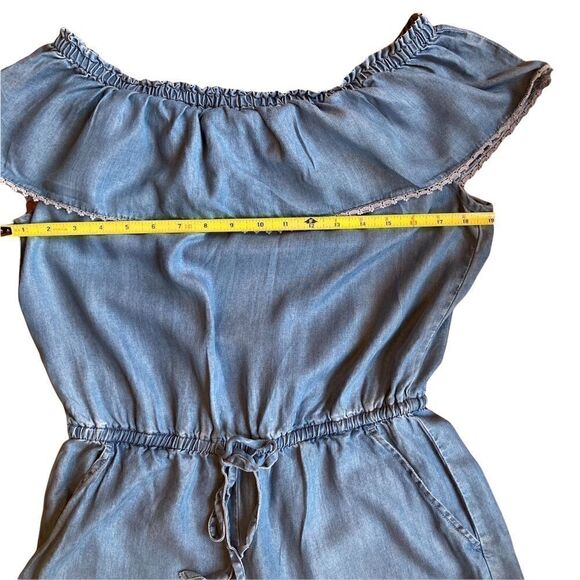 BEACHLUNCHLOUNGE COLLECTION Off The Shoulder Denim Style Romper, Size M - Picture 7 of 10